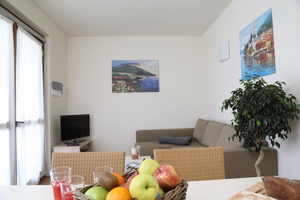 Appartamenti Corte Leonardo Garda  Pokój zdjęcie